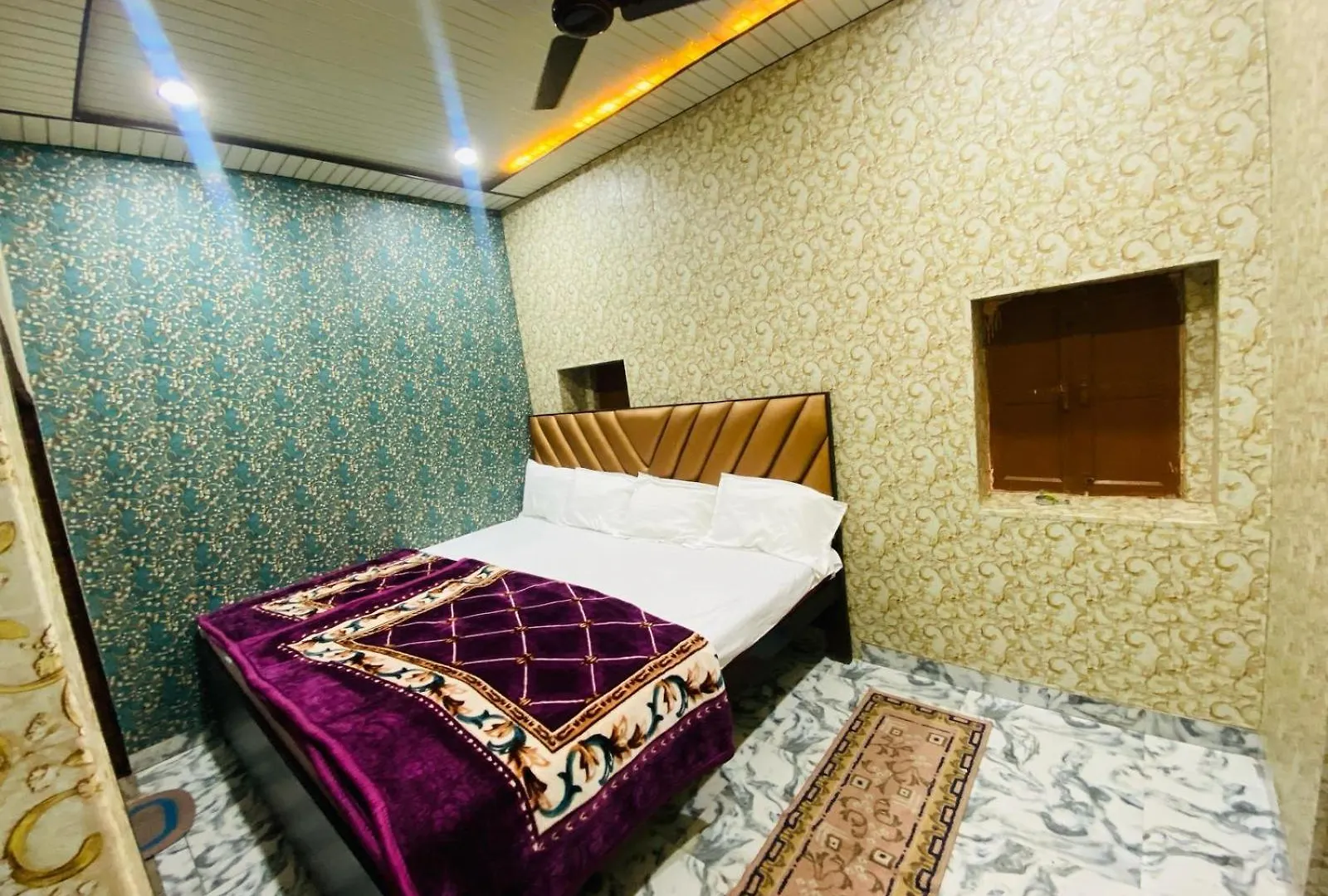 Rum i privatbostad Natraj Home Stay Varanasi